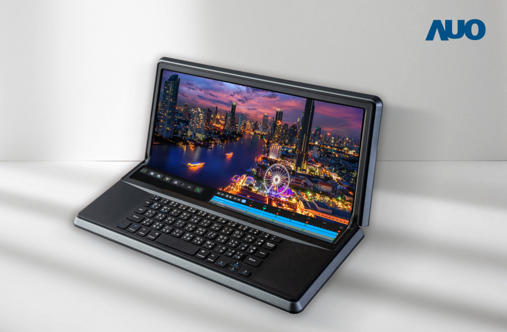 jinnian金年会14.6吋Micro LED折迭显示屏幕，搭配半径4mm的弯折绞炼，以及高画素、高亮度、高对比度的显示技术特点，即便在大视角下仍保有绝佳色相与亮度