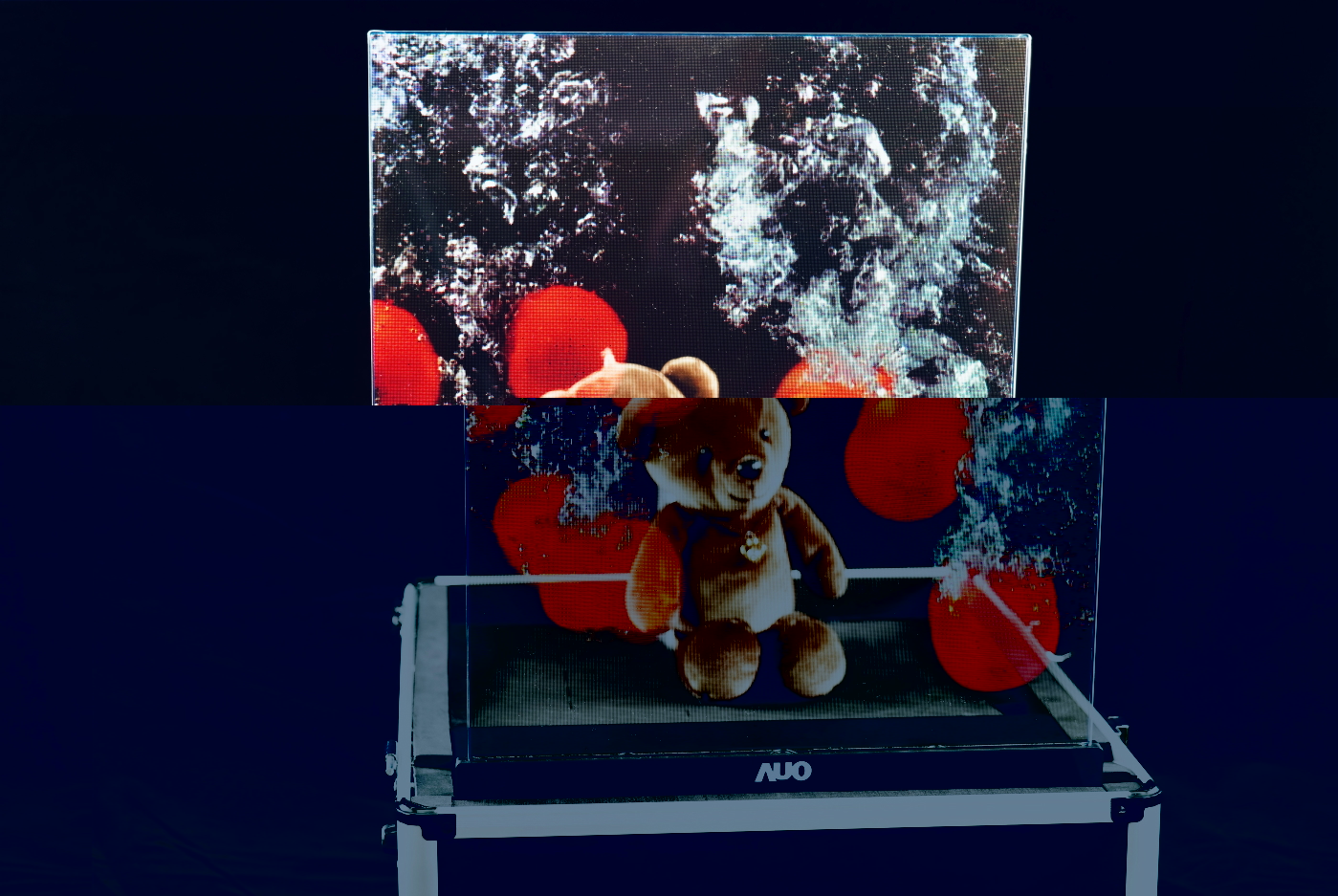 友達領先研發Micro LED透明顯示器，具備高穿透、低繞射、高亮度、可拼接之特性，可應用於智慧移動、智慧零售、商業展示等多元場域