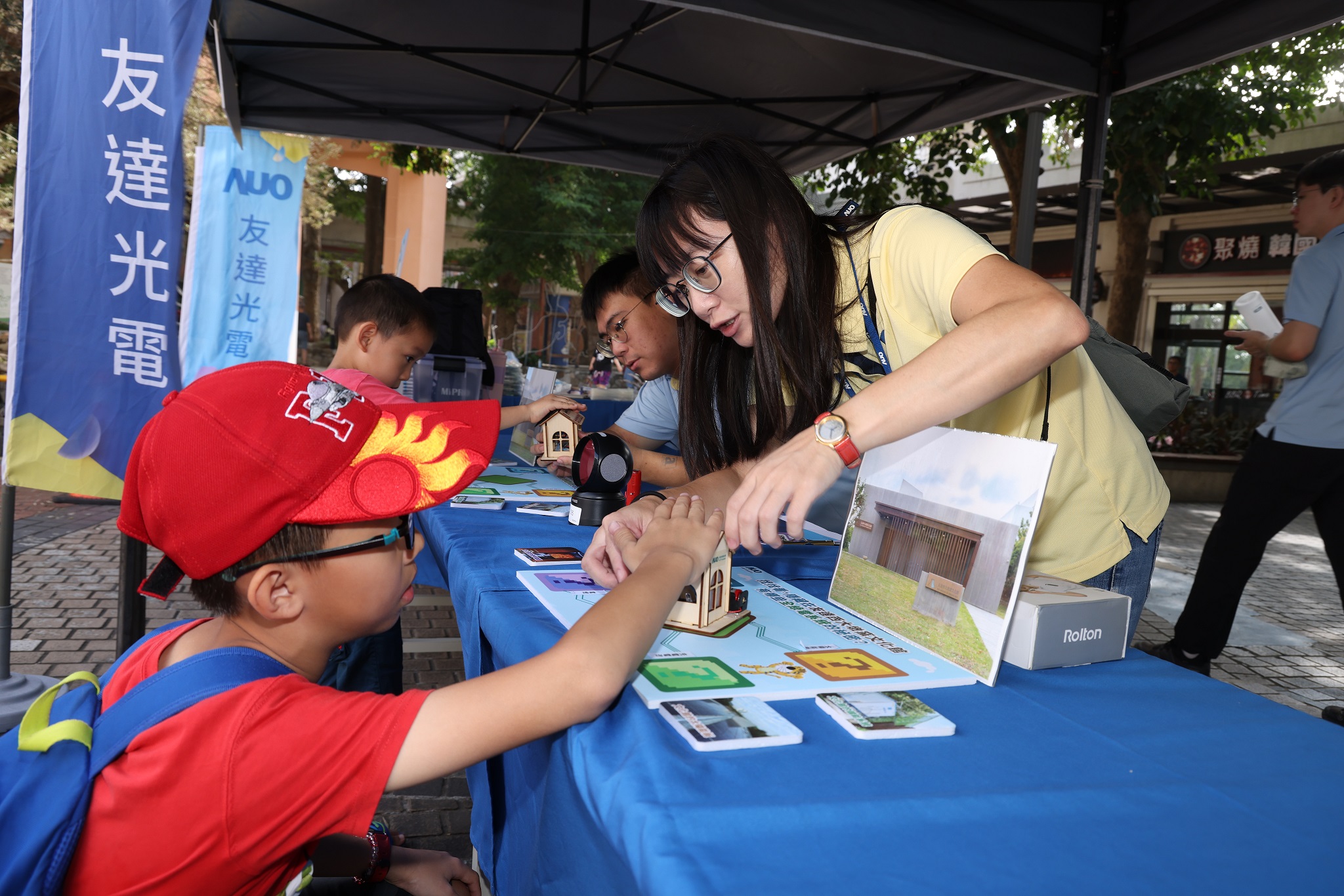 友達投入永續素養教育多年，從自身的環境教育場域走入校園、各式活動現場，合作夥伴亦擴及到NGO、公部門與供應鏈，豐碩成果獲「社會共融領袖獎」