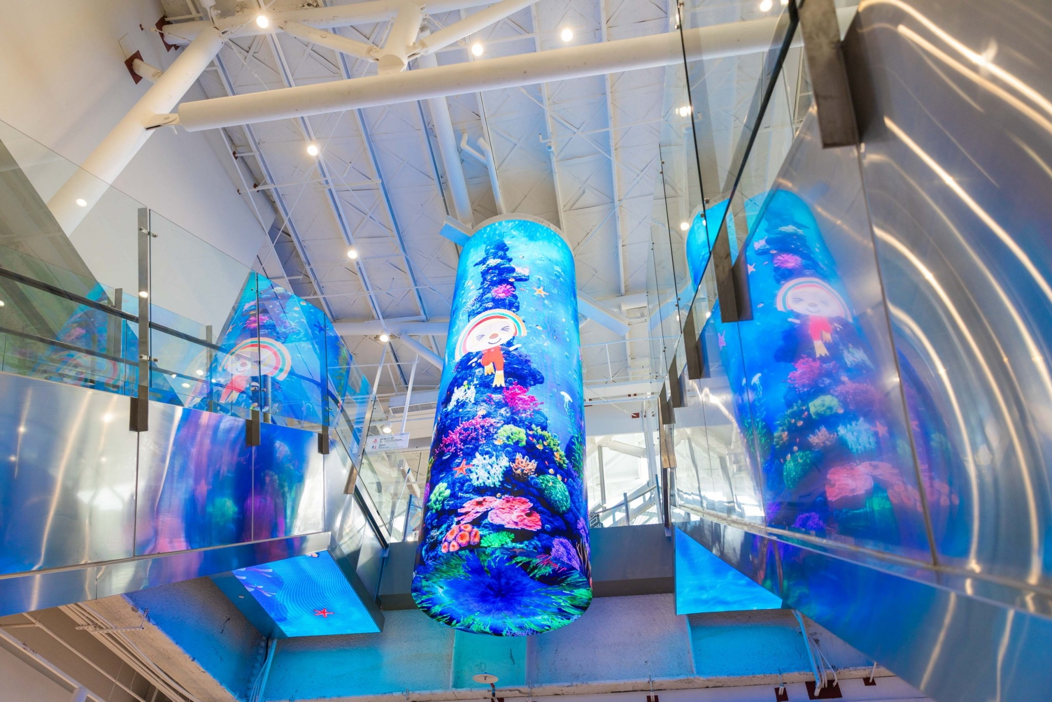 達擎與傑可達整合先進顯示技術與軟硬體應用服務，提供一系列大型LED顯示解決方案，為全新改裝開幕的「清水服務區」佈局嶄新視覺體驗。